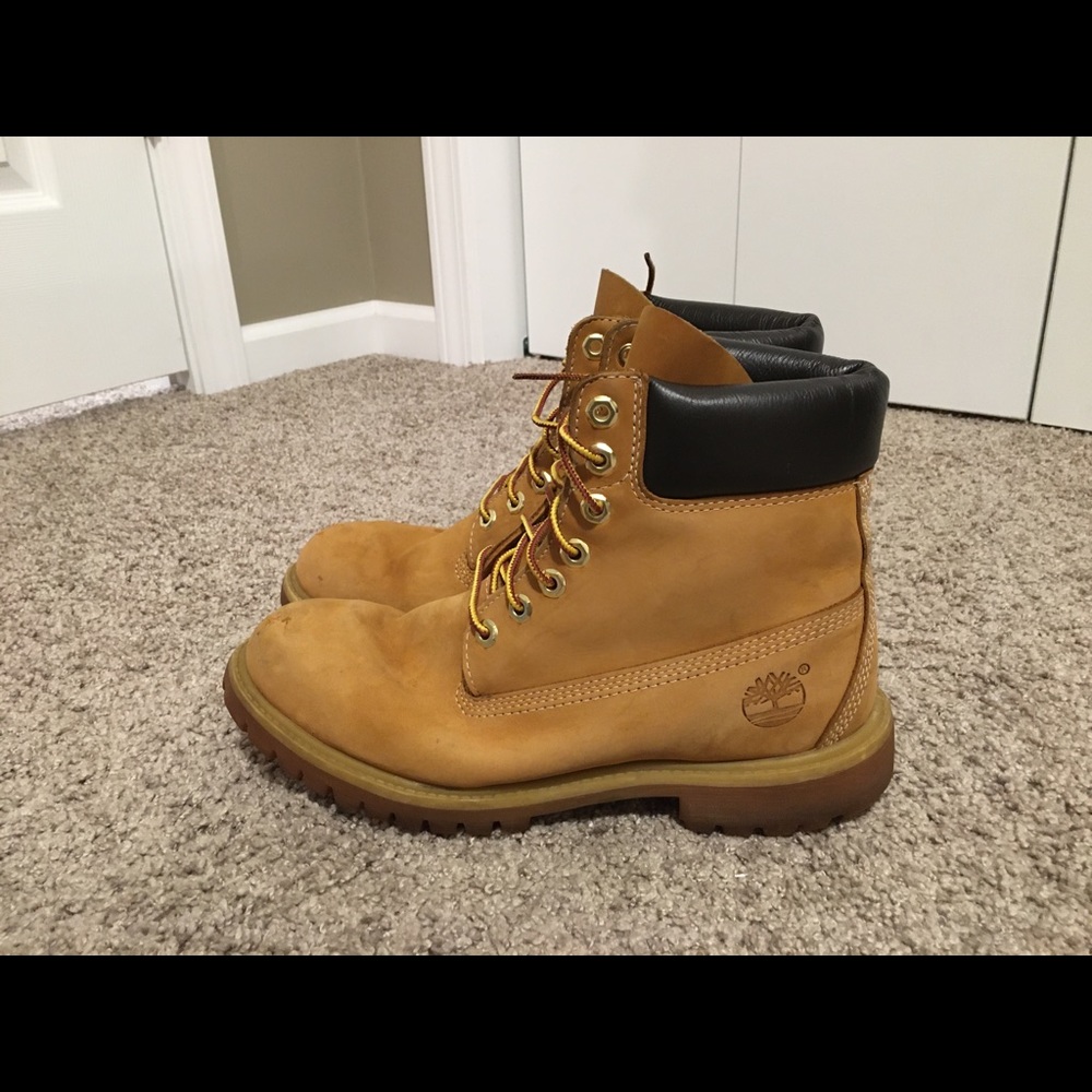 Men’s tan timberland boots size 9
